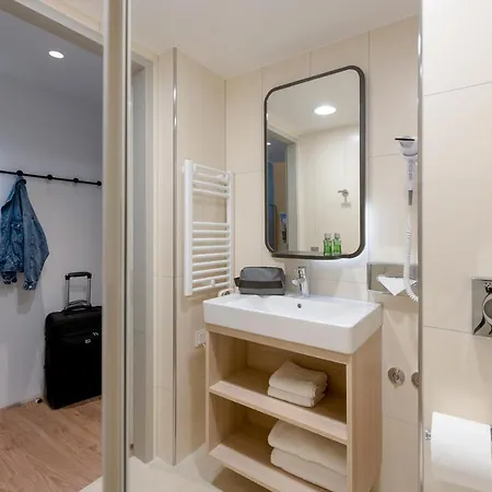 Adagio Access Lägenhetshotell 3*